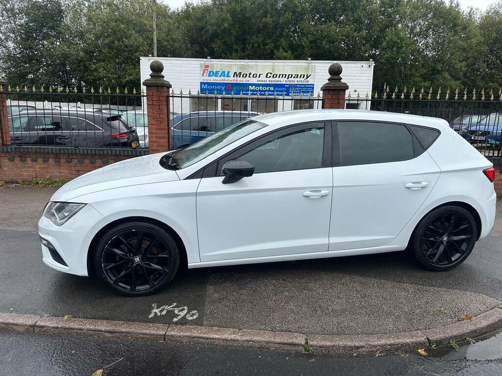 Seat Leon Hatchback 1.5 Tsi Evo Fr Black Edition Euro 6 Ss CK69RBV White #6