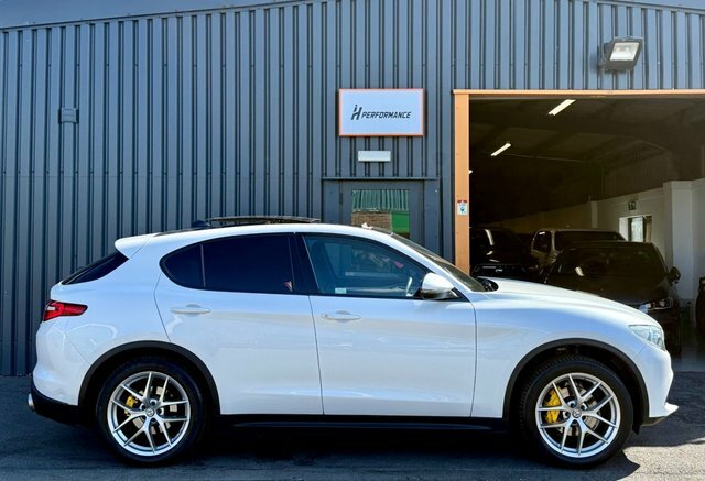 Alfa Romeo Stelvio 2.0T Milano Edizione Suv Q4 Awd Eu Yellow #5