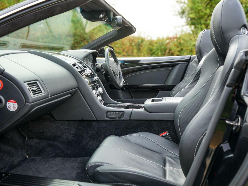 Aston Martin DB9 Petrol  #3