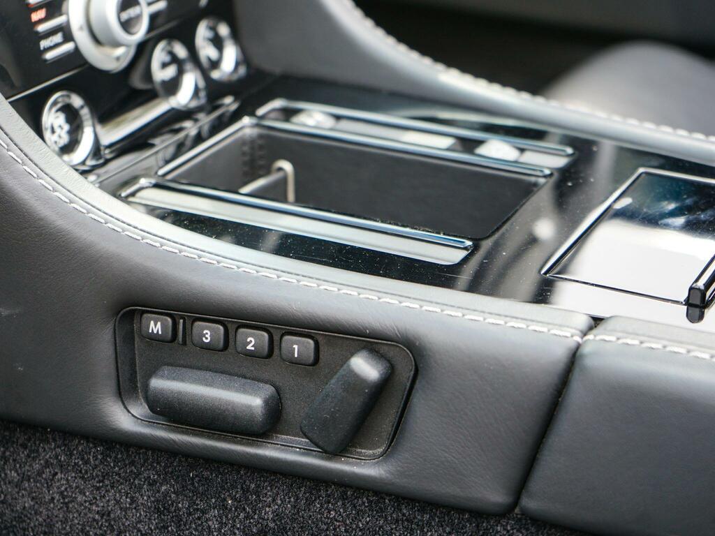 Aston Martin DB9 6L Null Silver #18