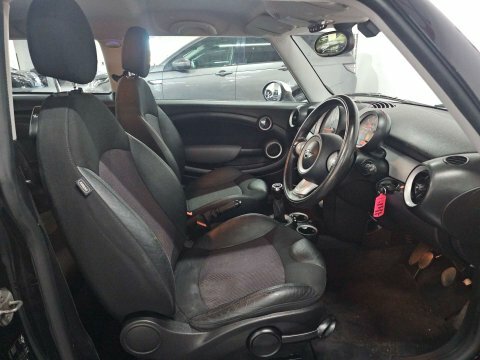 Mini Hatch White #10