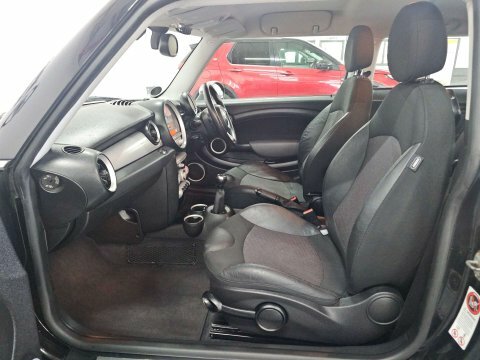 Mini Hatch White #15