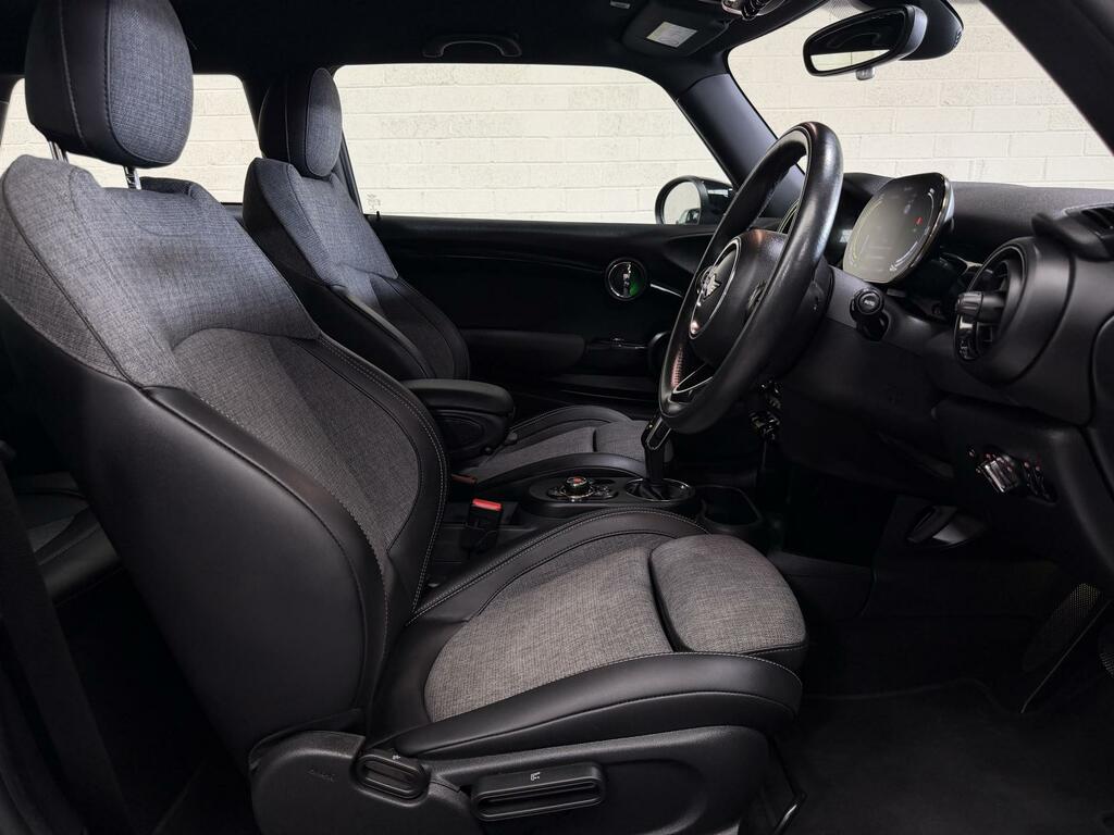 Mini Electric Cooper Se 32.6Kwh Level 2 Hatchback A Green #3