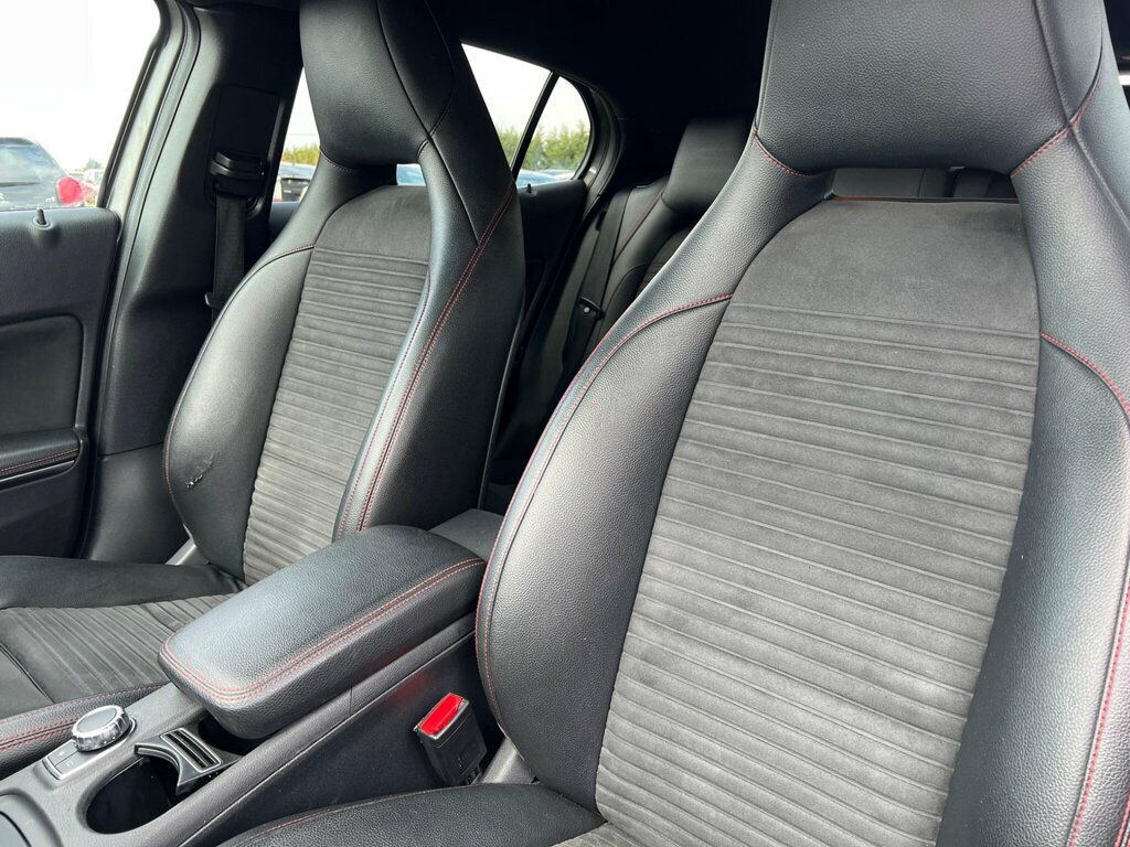 Mercedes-Benz GLA Class 2.1 Gla200d Amg Line Executive Suv Ma Red #36