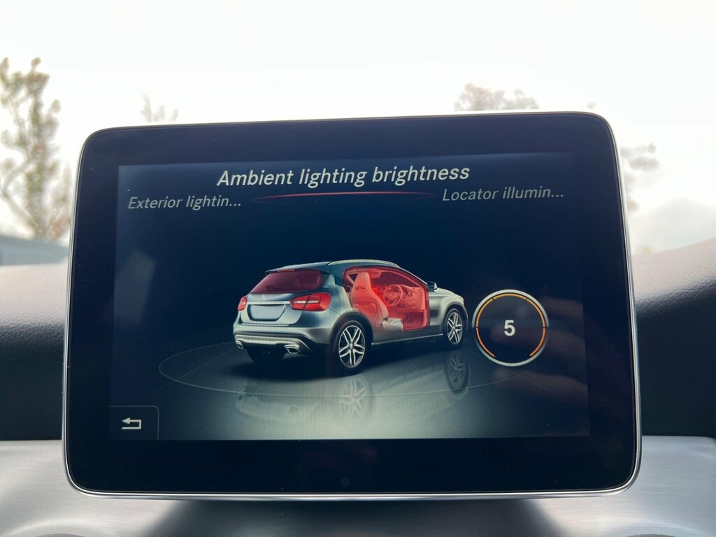 Mercedes-Benz GLA Class 2.1 Gla200d Amg Line Executive Suv Ma Red #57