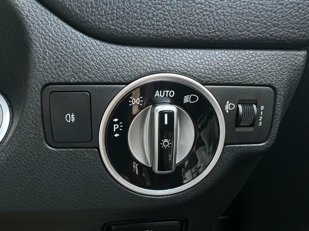 Mercedes-Benz GLA Class 2.1 Gla200d Amg Line Executive Suv Ma Red #48