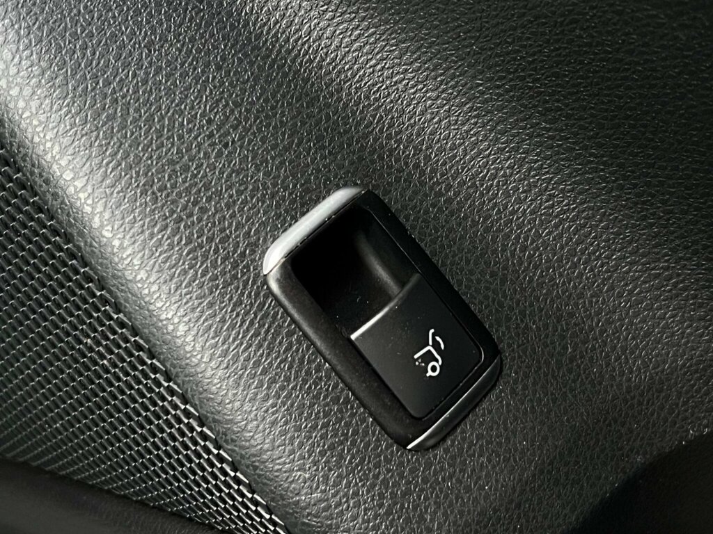 Mercedes-Benz GLA Class 2.1 Gla200d Amg Line Executive Suv Ma Red #47