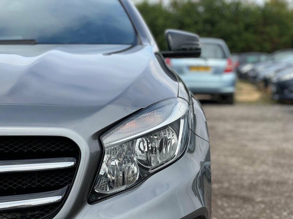 Mercedes-Benz GLA Class 2.1 Gla200d Amg Line Executive Suv Ma Red #20