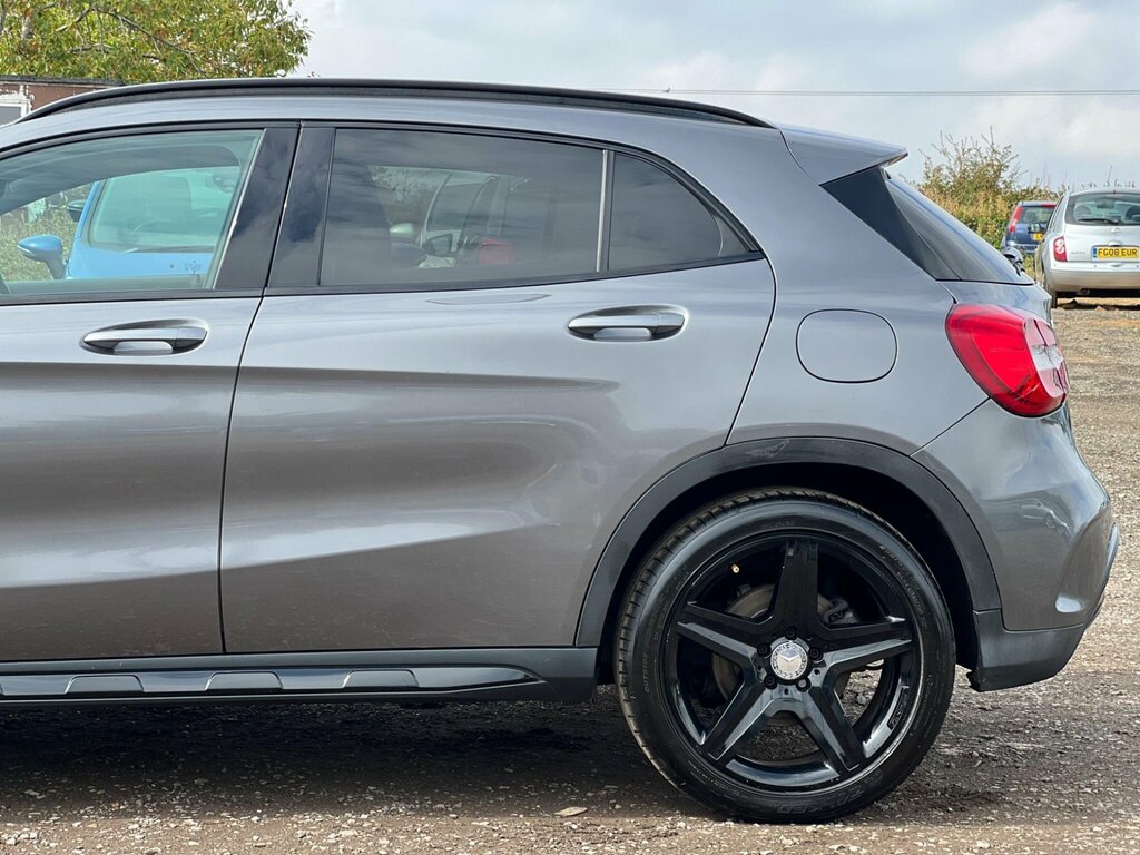 Mercedes-Benz GLA Class 2.1 Gla200d Amg Line Executive Suv Ma Red #17