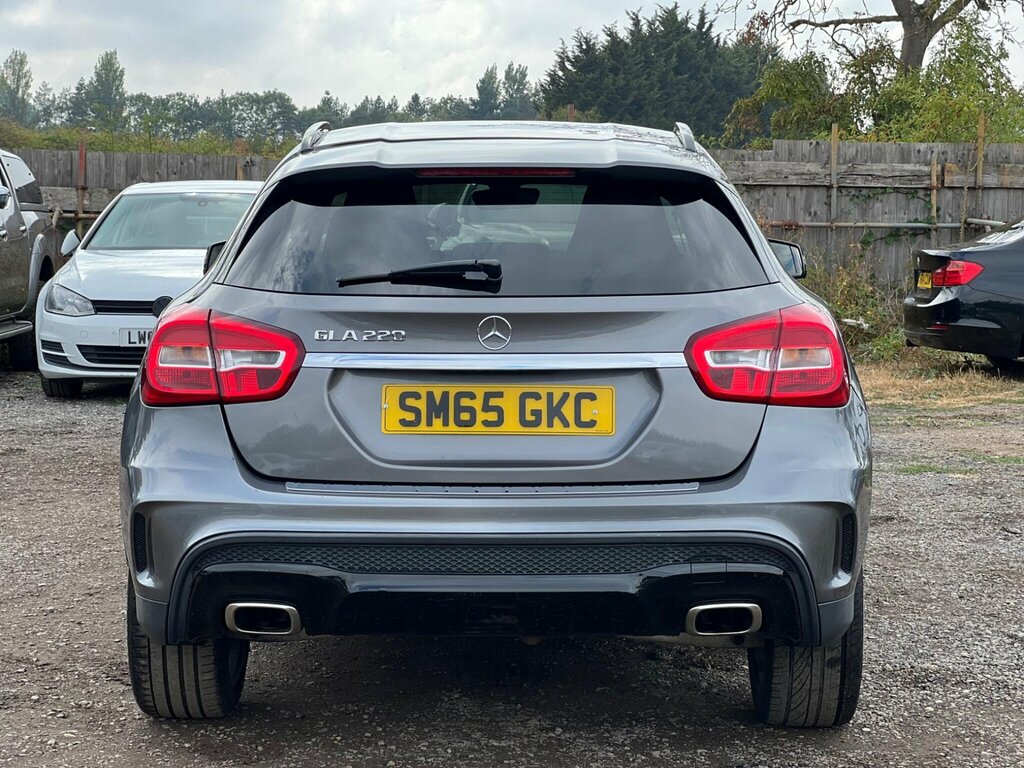 Mercedes-Benz GLA Class 2.1 Gla200d Amg Line Executive Suv Ma Red #8