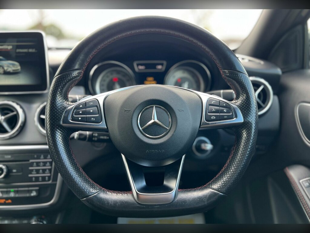 Mercedes-Benz GLA Class 2.1 Gla200d Amg Line Executive Suv Ma Red #45