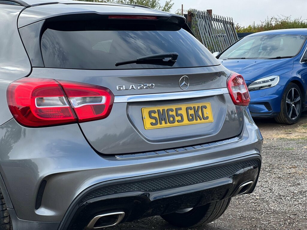Mercedes-Benz GLA Class 2.1 Gla200d Amg Line Executive Suv Ma Red #24
