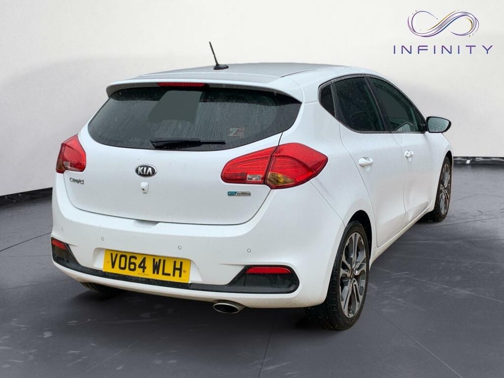 Kia Ceed 1.6 Crdi Ecodynamics 4 White #2