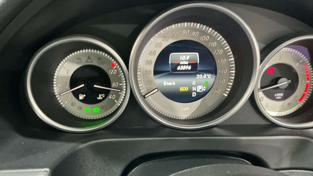 Mercedes-Benz E Class Coupe E220 Black #19