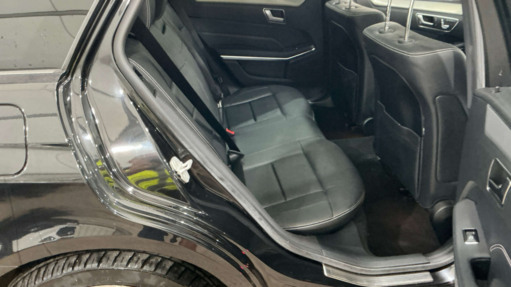 Mercedes-Benz E Class Coupe E220 Black #18