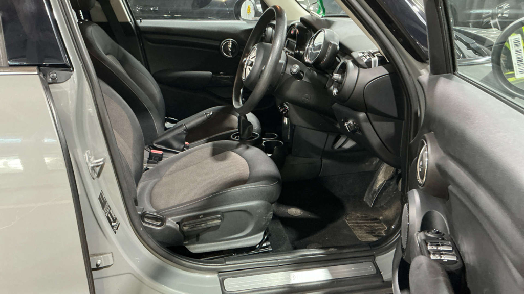 Mini Hatch One White #17