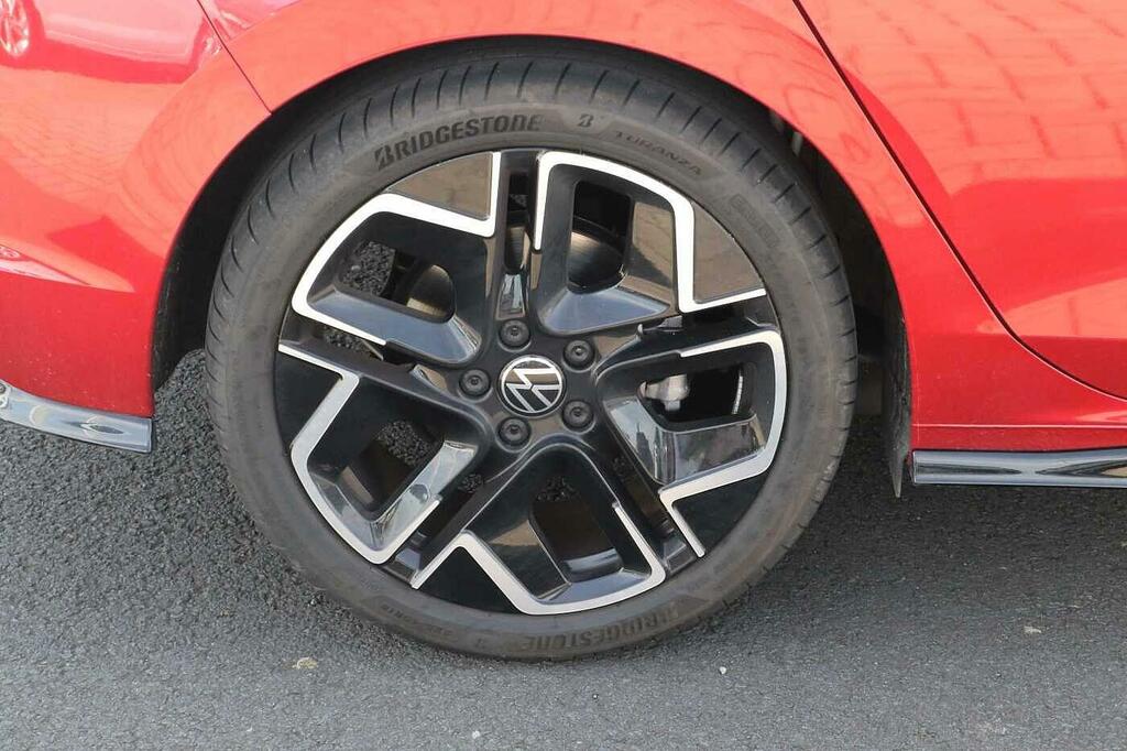 Volkswagen Golf 1.5 Etsi 150 Black Edition Dsg SH26JCJ Red #5