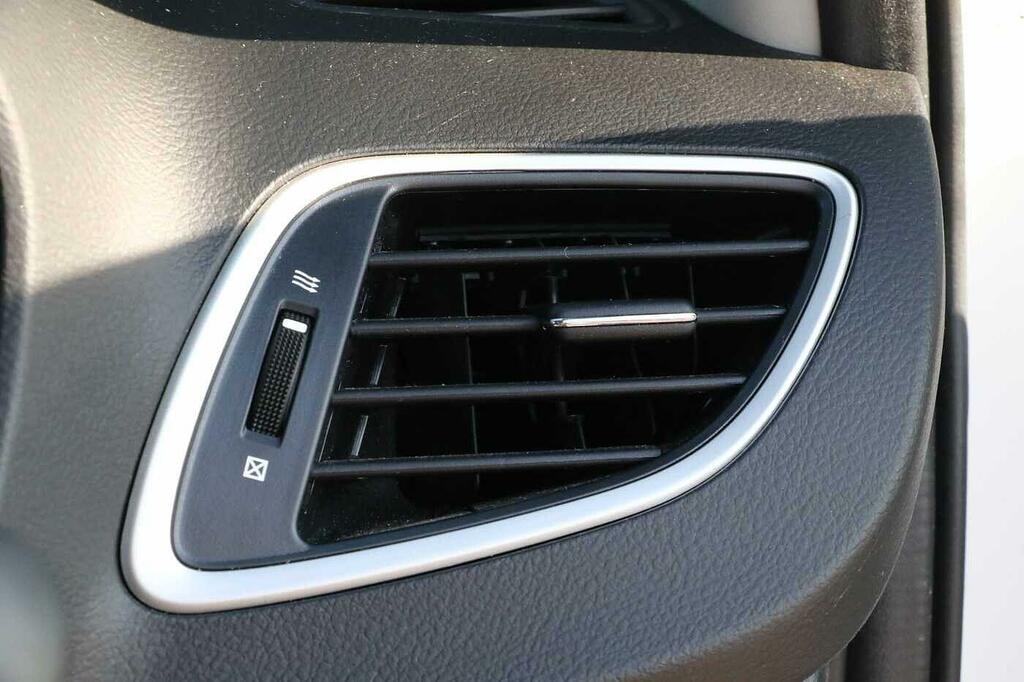 Suzuki Baleno Hatchback Silver #28