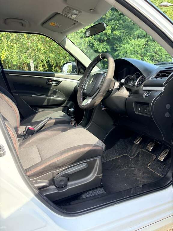 Suzuki Swift Hatchback White #32