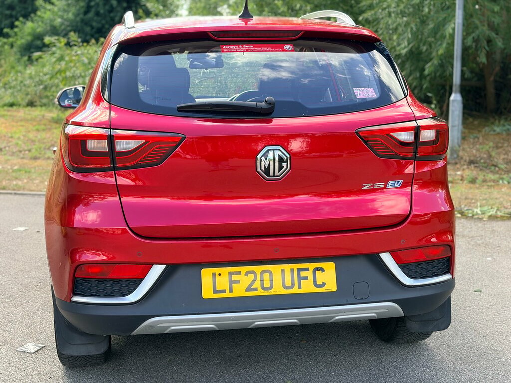MG ZS 1.5 Vti-tech Exclusive Red #18