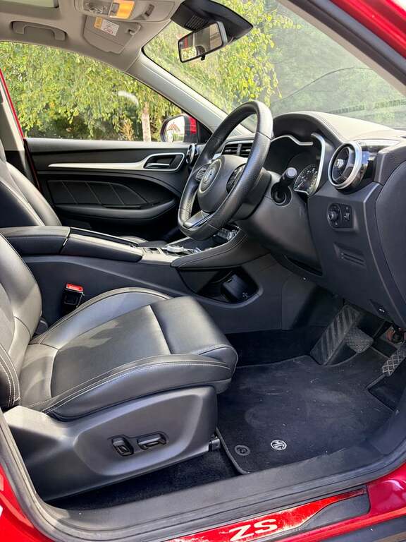 MG ZS 1.5 Vti-tech Exclusive Red #37