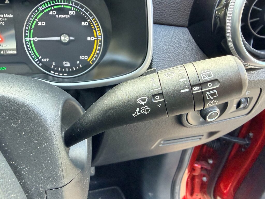 MG ZS 1.5 Vti-tech Exclusive Red #40