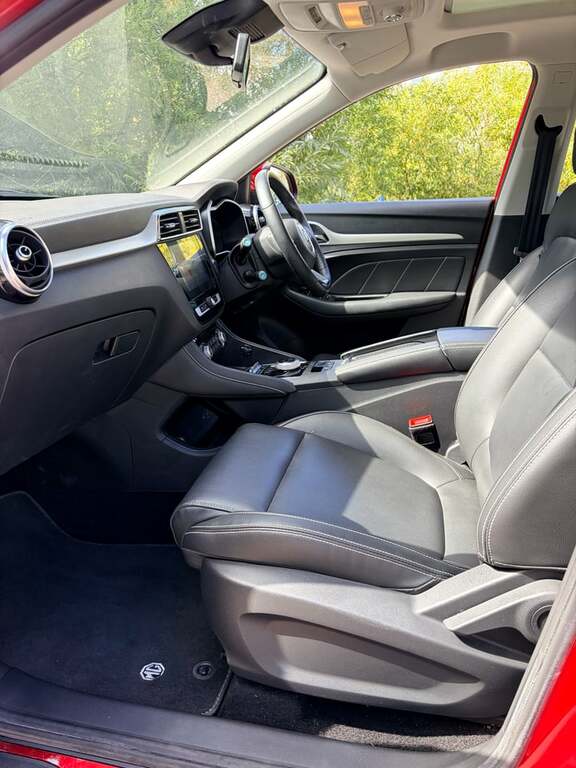 MG ZS 1.5 Vti-tech Exclusive Red #32