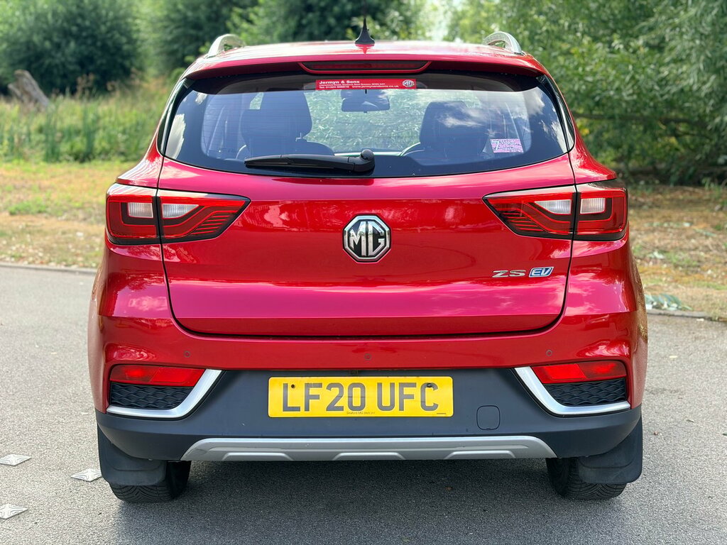 MG ZS 1.5 Vti-tech Exclusive Red #17