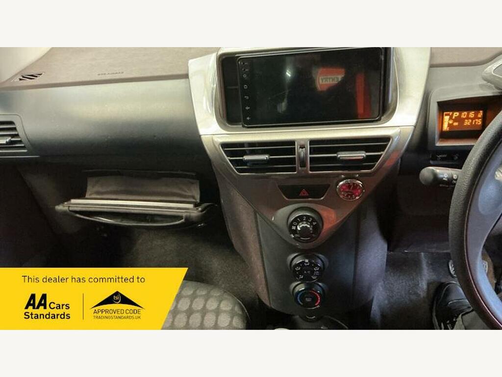 Toyota IQ 1.0 Automatic #11