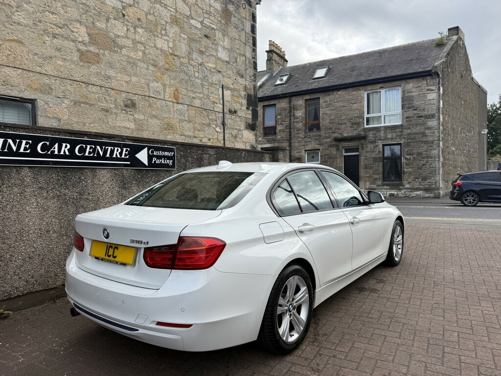 BMW 3 Series Saloon 2.0 318D Sport Saloon 2014 White #2