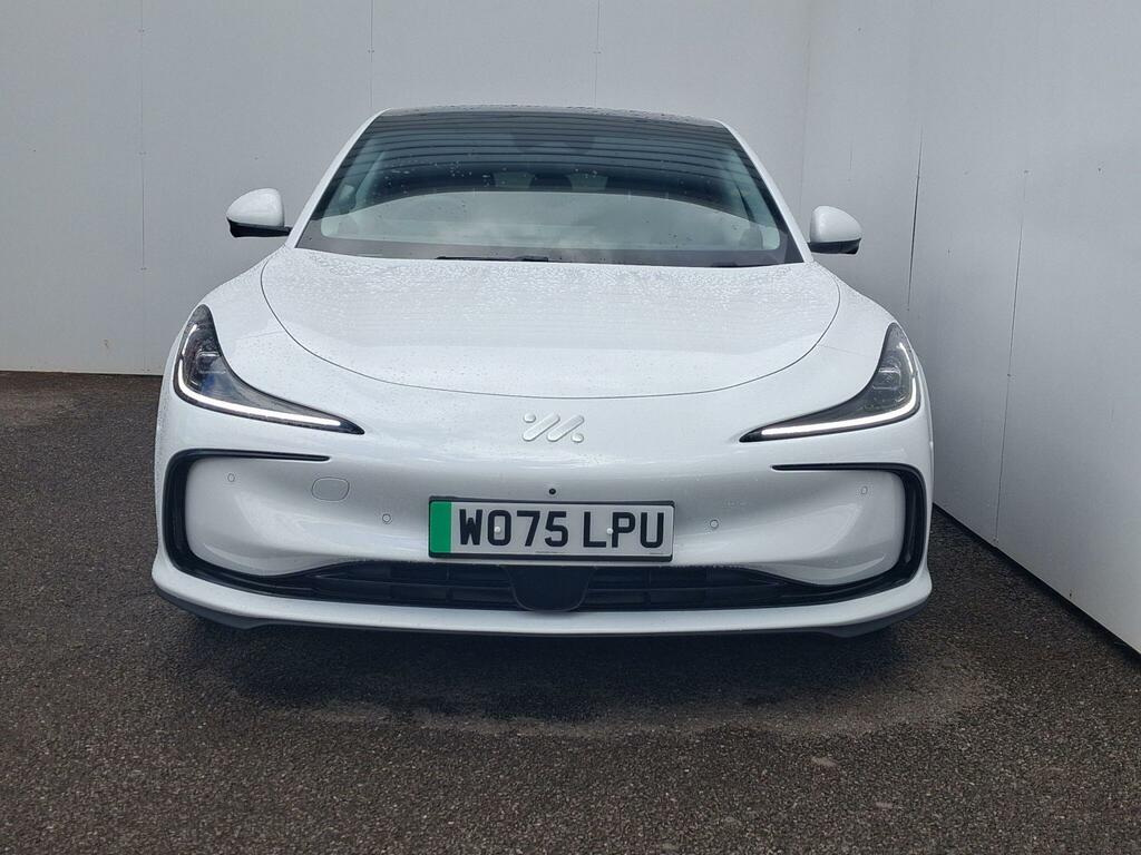 MG IM5 75Kwh Standard Range Saloon White #2