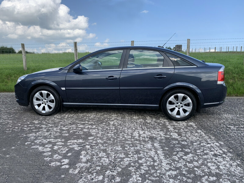 Vauxhall Vectra 1.8-Vectra-exclusive-5dr Blue #3