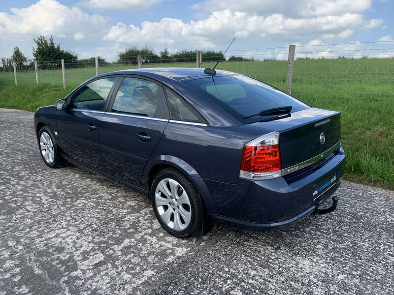 Vauxhall Vectra 1.8-Vectra-exclusive-5dr Blue #4