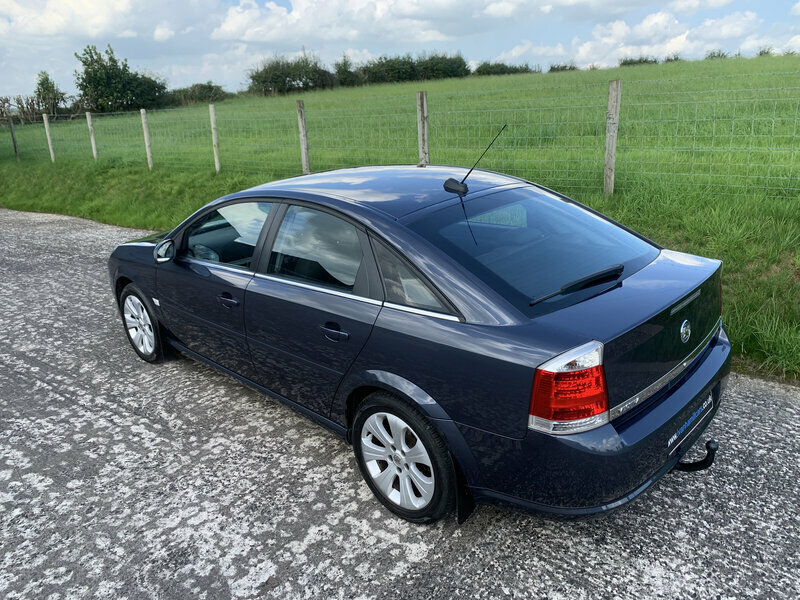 Vauxhall Vectra Blue #15