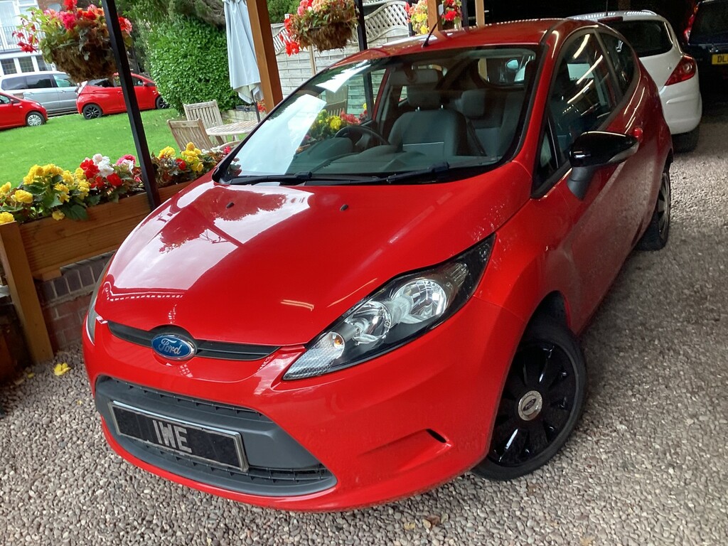 Ford Fiesta 1.3 Edge YR60KUU Red