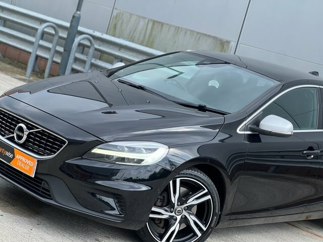 Volvo V40 2019 2.0 D3 R-design Edition Hatchback Black #5