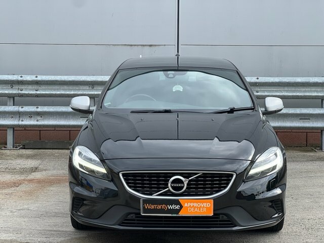 Volvo V40 2019 2.0 D3 R-design Edition Hatchback Black #2