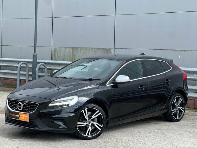Volvo V40 2019 2.0 D3 R-design Edition Hatchback Black #3
