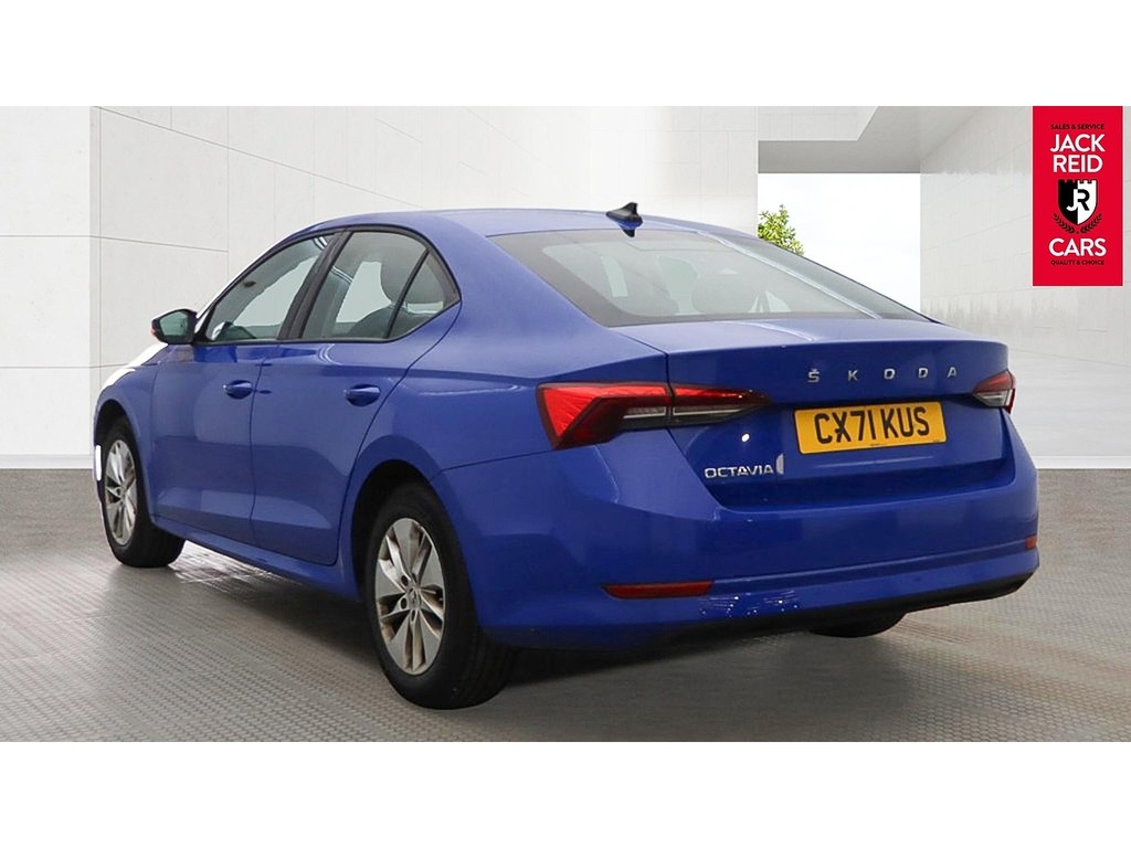 Skoda Octavia Hatchback CX71KUS Blue #4