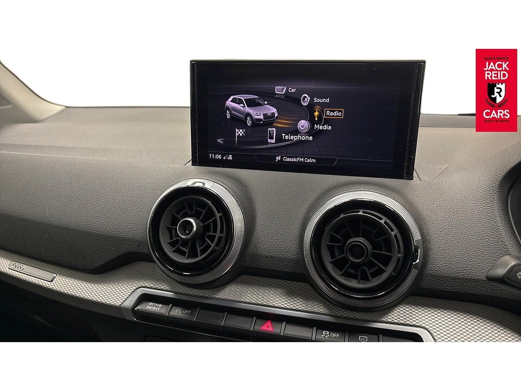 Audi Q2 Suv MM21VXE White #4