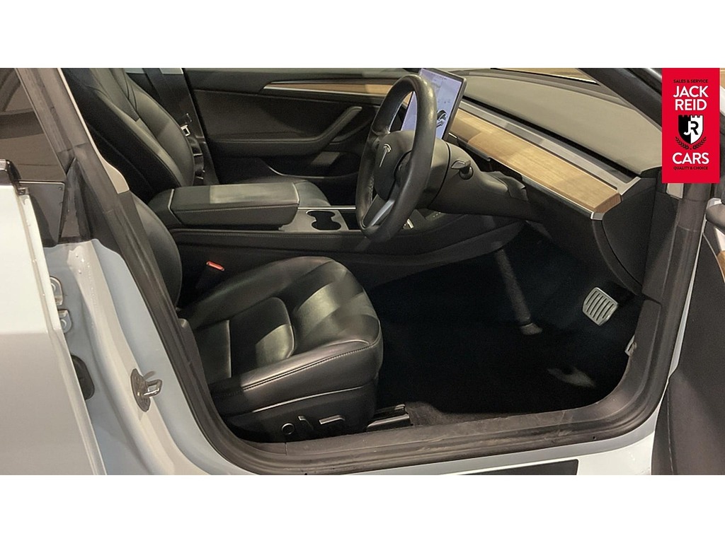Tesla Model 3 Saloon SC21DHZ White #2