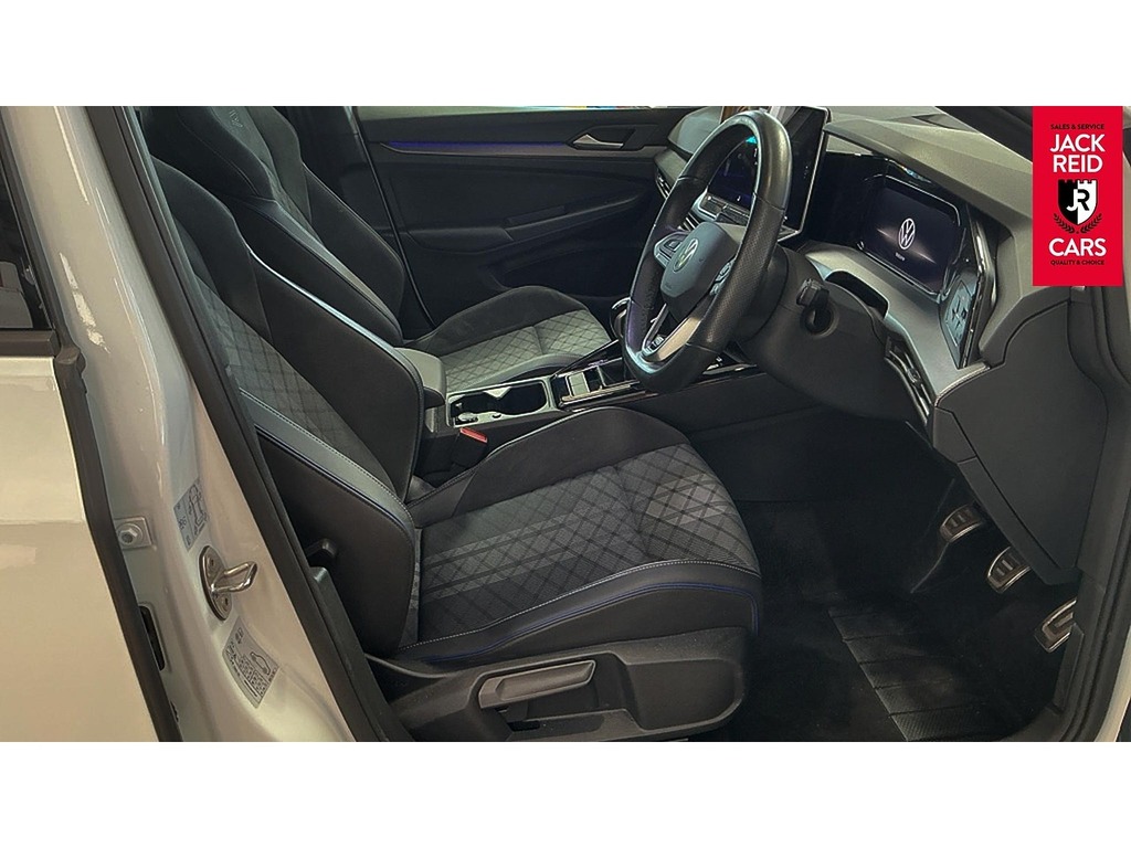 Volkswagen Golf Hatchback YS74EEZ White #2