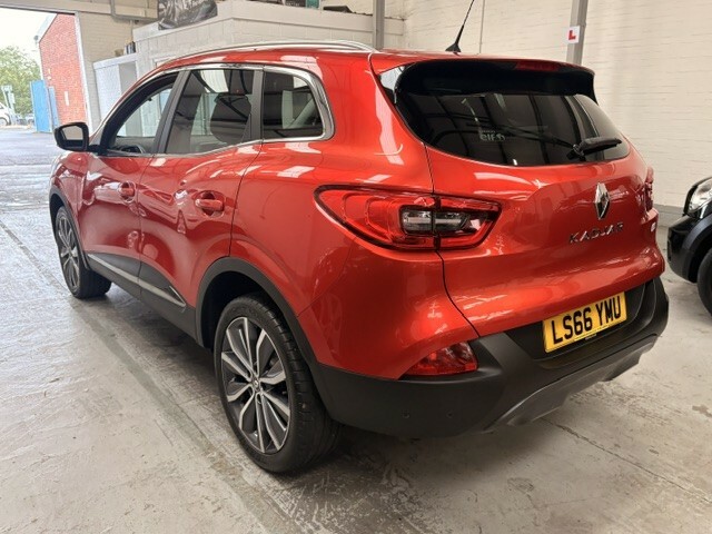Renault Kadjar Suv 1.6 Signature Nav Dci 130 2Wd 2016 Red #3
