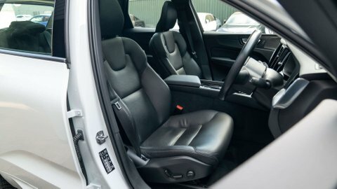 Volvo XC60 2020 70 2.0 PH60XXX White #3