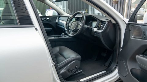 Volvo XC60 2020 70 2.0 PH60XXX White #4
