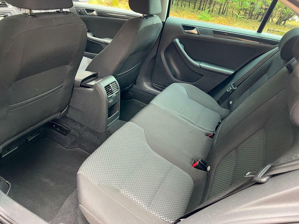Volkswagen Jetta Black #15