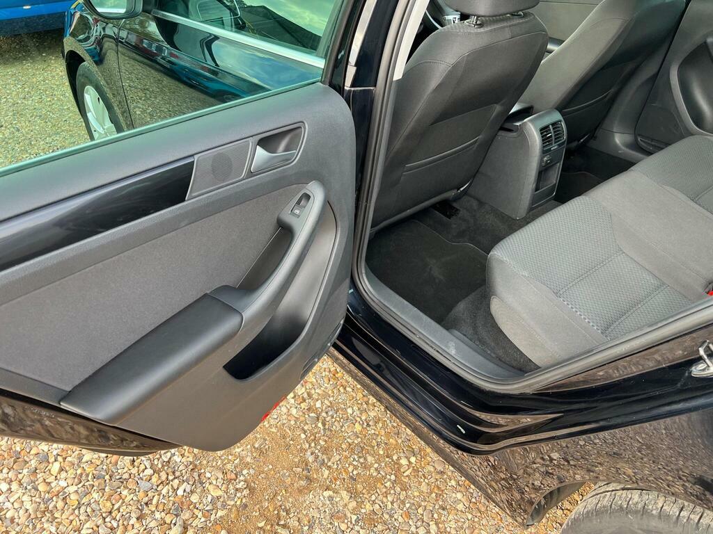 Volkswagen Jetta Black #26