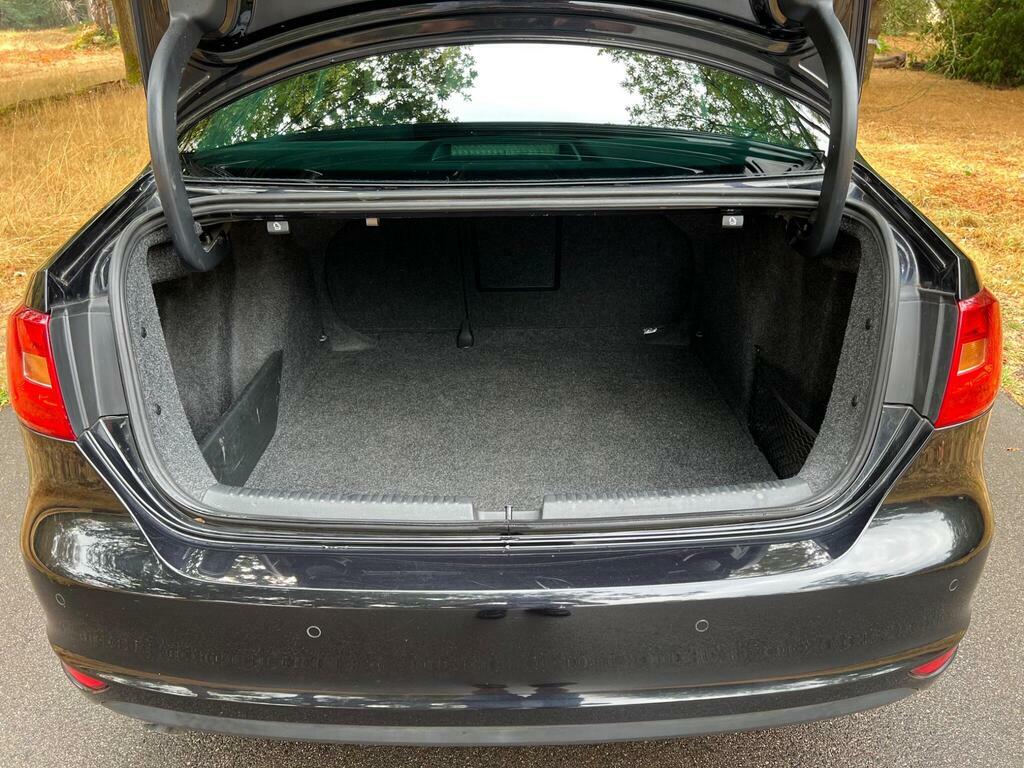 Volkswagen Jetta Black #28