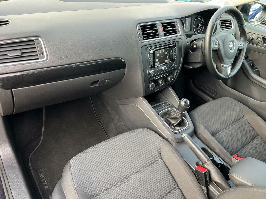 Volkswagen Jetta Black #25