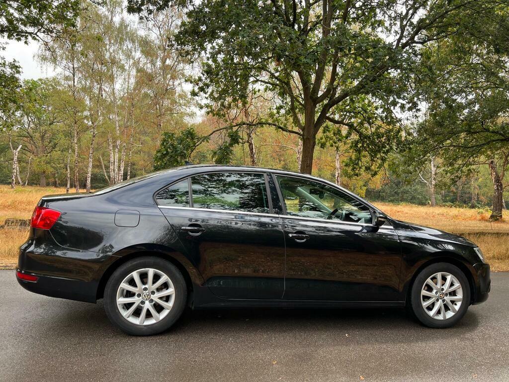 Volkswagen Jetta Black #7